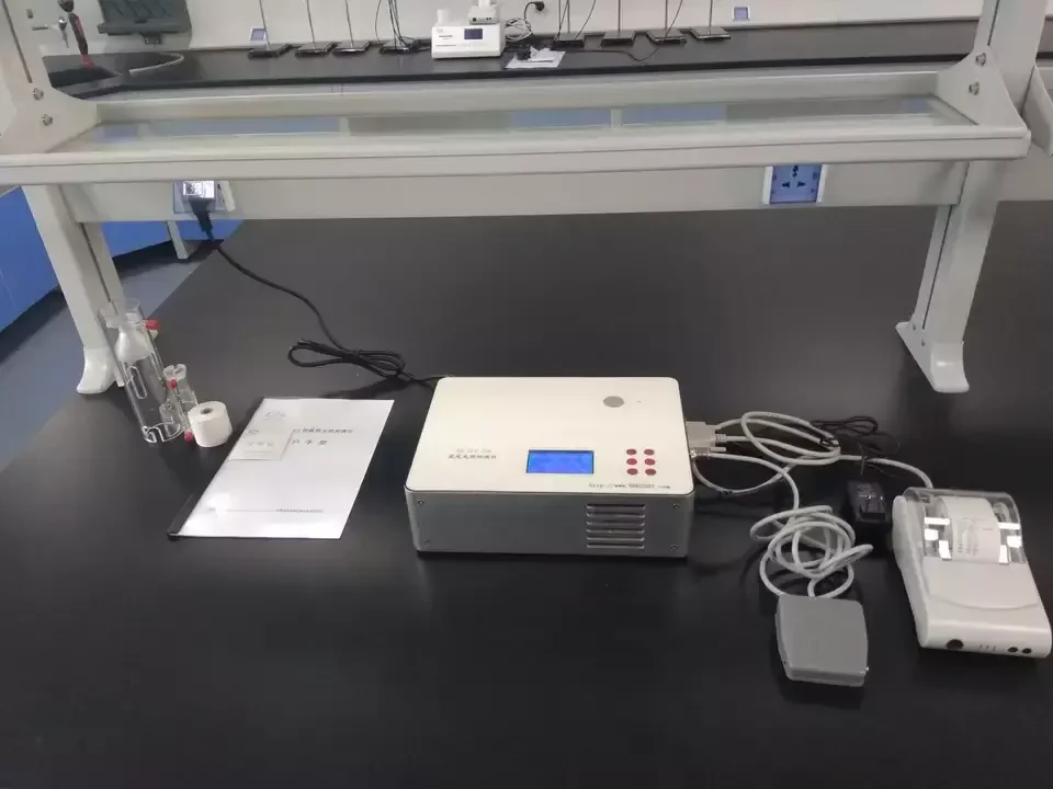Medical Lab Study - Sprzęt laboratoryjny: płyta grzewcza, miernik analgezji